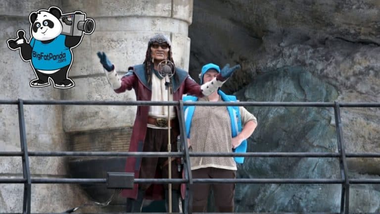 New Walk Around HONDO OHNAKA Character Enlists Smugglers - Star Wars Galaxy's Edge