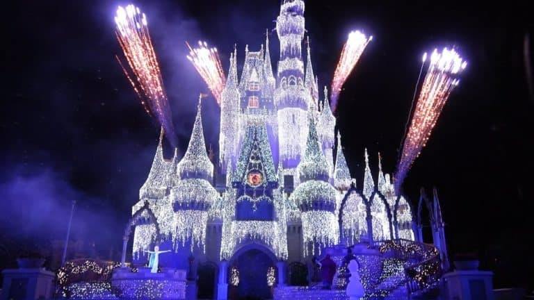 A Frozen Holiday Wish at Magic Kingdom, Cinderella Castle Lighting 2019 w/Anna, Elsa, Olaf, Kristoff