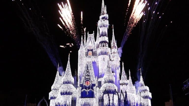 Christmas Is Starting RIGHT NOW At Disney's Magic Kingdom! | Castle Lighting, Jingle Cruise & More