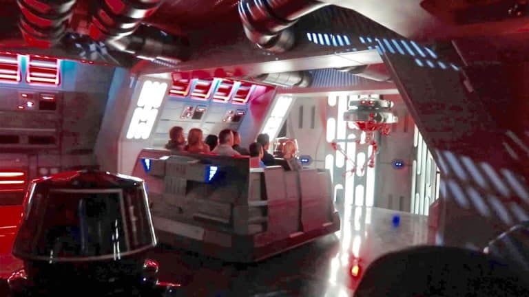 Rise Of The Resistance OPENING DAY Walt Disney World - Crowd Level - Star Wars Ride Thru & Reactions