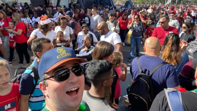Christmas Day at Walt Disney World! Extreme Crowds - Beaches and Cream Soft Opening