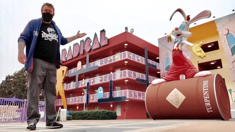 Staying in Disney’s Pop Century Resort 80’s Room & Property Walk Thru - Hollywood Studios Throwbacks