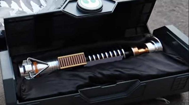 Finally Buying The Luke Skywalker Legacy Lightsaber (ROTJ) In Galaxy’s Edge WDW - Unboxing & Review