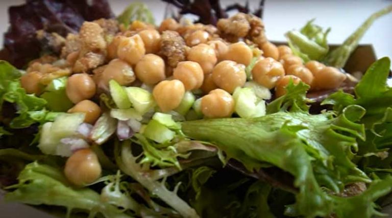 Vegan & non-vegan food review from Princess and the Bear.