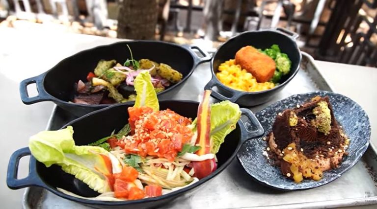 Trying The New Food In Star Wars Galaxy's Edge